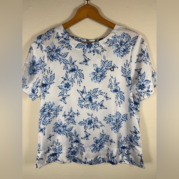 Lands' End Tops - Lands End Short Sleeve Blue White Floral Blouse Butterfly Gold Buttons 6P